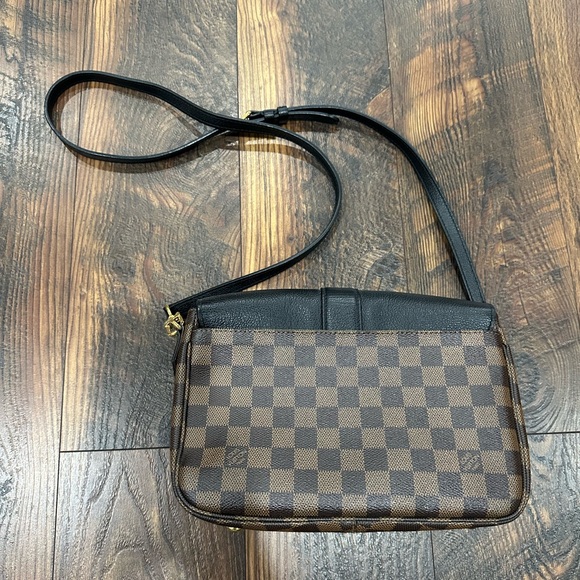 LOUIS VUITTON
Damier Ebene Clapton Crossbody - Picture 8 of 8